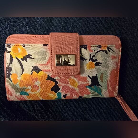 Flower Wristlet Wallet (PUR2) - Picture 11 of 14